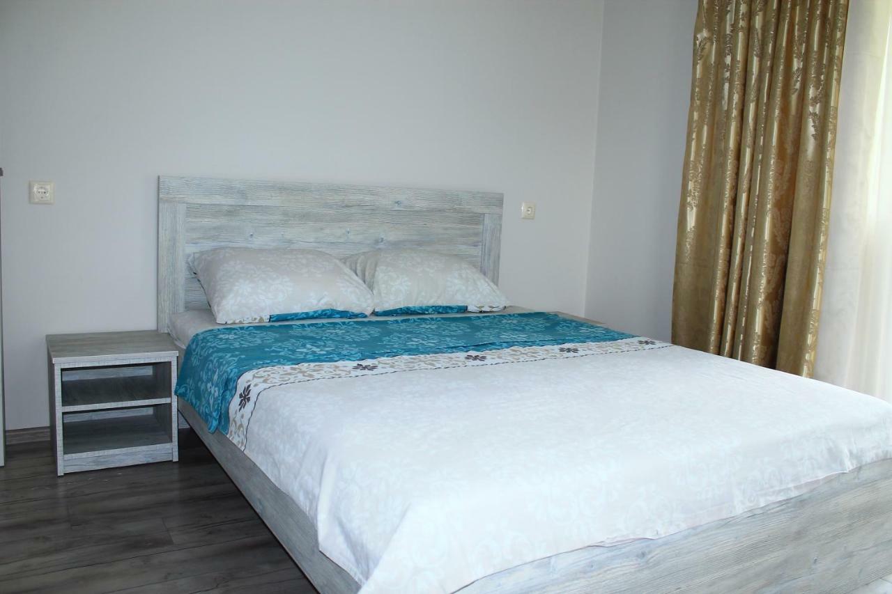 Tedo'S Guest House Махинари Стая снимка